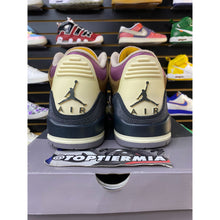 Load image into Gallery viewer, AIR JORDAN 3 INTERIZED ARCHAEO BROWN SZ 13
