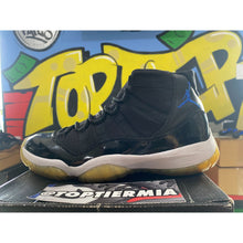 Load image into Gallery viewer, air jordan 11 space jam 2009 sz 9
