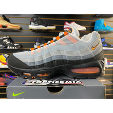 Load image into Gallery viewer, NIKE AIR MAX 95 BRIGHT MANDARIN SZ 13 BRAND NEW
