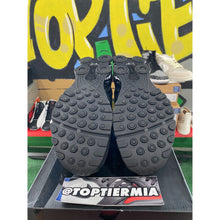 Load image into Gallery viewer, Nike Shox Ride 2 SP Supreme Black 2022 sz 10.5
