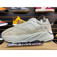 Load image into Gallery viewer, YEEZY 700 BOOST SALT SZ 8.5
