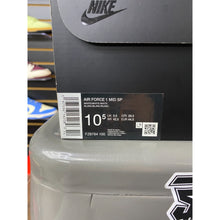 Load image into Gallery viewer, AIR FORCE 1 MID SUPREME WHITE SZ 10.5
