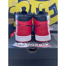 Load image into Gallery viewer, air jordan 1 mid banned 2020 sz 12
