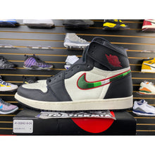 Load image into Gallery viewer, AIR JORDAN 1 HIGH SPORTS ILLUSTRATED SZ 12 BRAND NEW
