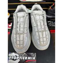 Load image into Gallery viewer, AMIRI BONE RUNNER GREY SZ 43 / 10M
