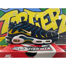 Load image into Gallery viewer, nike airmax plus black university gold spruce 2021 sz 10.5
