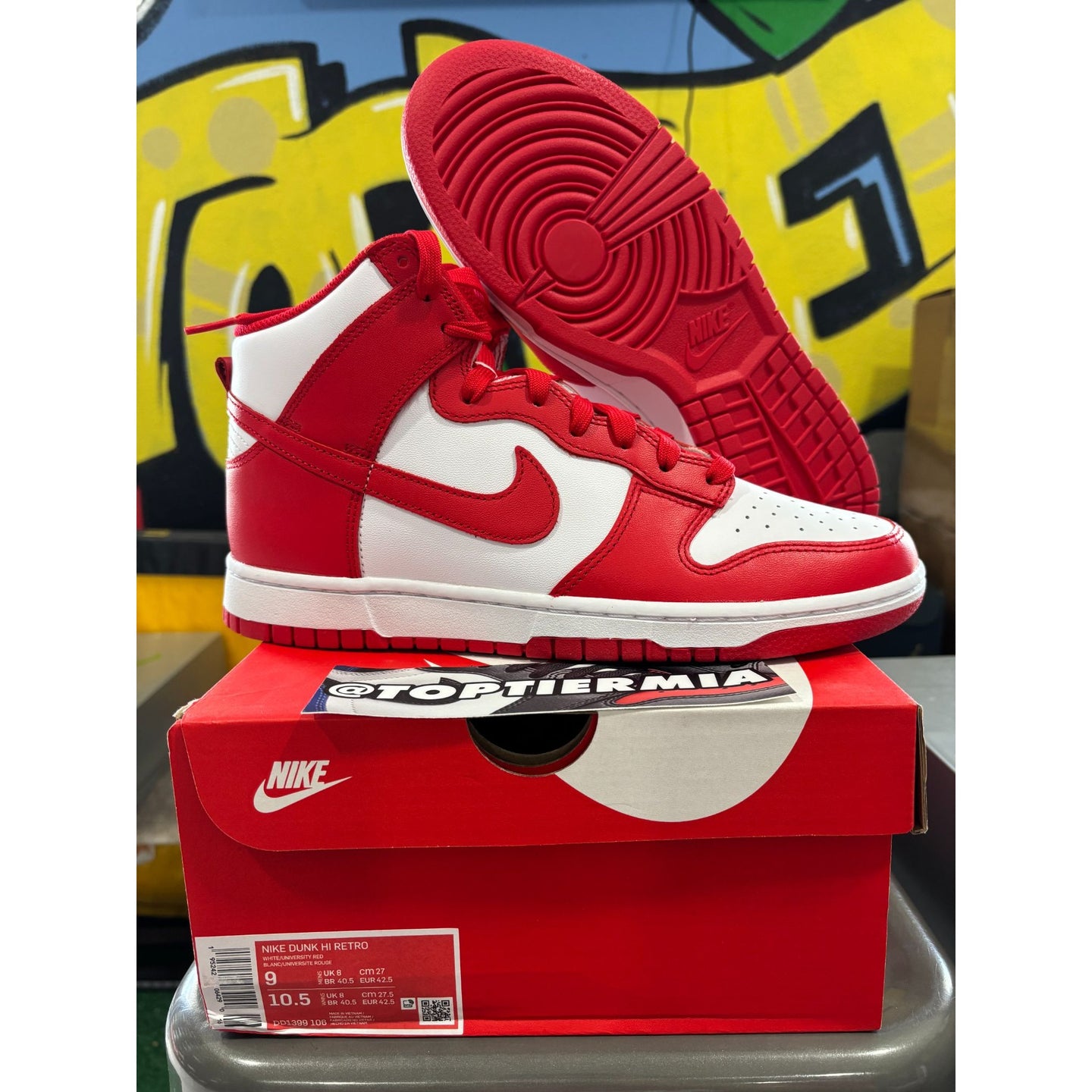 NIKE DUNK HIGH CHAMPIONSHIP WHITE RED SIZE 9 BRAND NEW