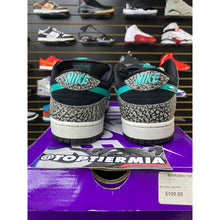 Load image into Gallery viewer, NIKE SB LOW ATMOS ELEPHANT SZ 10.5
