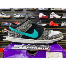 Load image into Gallery viewer, NIKE SB LOW ATMOS ELEPHANT SZ 10.5
