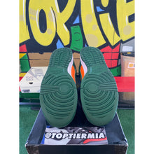 Load image into Gallery viewer, nike dunk low miami hurricanes 2023 sz 10.5

