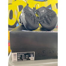 Load image into Gallery viewer, air jordan 4 black cat 2020 sz 8.5
