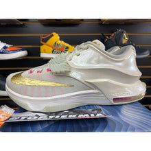 Load image into Gallery viewer, NIKE KD 7 AUNT PEARL SZ 8.5
