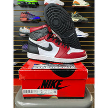 Load image into Gallery viewer, AIR JORDAN 1 HIGH OG SATIN SNAKE SZ 9.5
