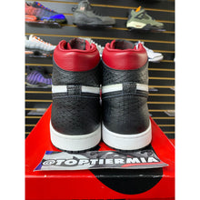 Load image into Gallery viewer, AIR JORDAN 1 HIGH OG SATIN SNAKE SZ 9.5
