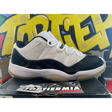 Load image into Gallery viewer, air jordan 11 llow concord 2014 sz 12
