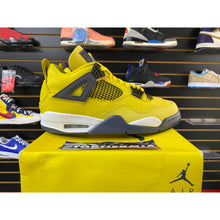 Load image into Gallery viewer, AIR JORDAN 4 LIGHTING SZ 9
