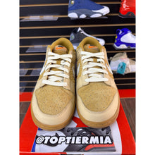 Load image into Gallery viewer, NIKE DUNK LOW WAFFLE  SZ 11
