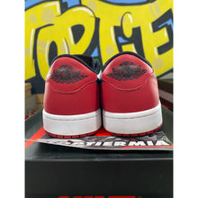 Load image into Gallery viewer, air jordan 1 low og black toe 2023 sz 10
