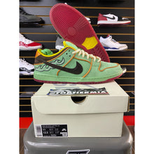 Load image into Gallery viewer, NIKE SB DUNK LOW RODEO SZ 11
