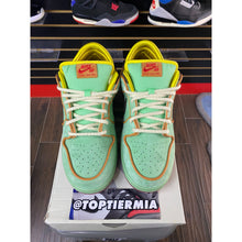 Load image into Gallery viewer, NIKE SB DUNK LOW RODEO SZ 11
