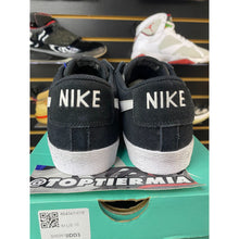 Load image into Gallery viewer, NIKE SB BLAZER LOW BLACK WHITE SZ 10 BRAND NEW

