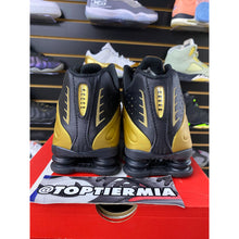 Load image into Gallery viewer, NIKE SHOCK R4 METALLIC GOLD SZ 10.5
