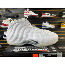 Load image into Gallery viewer, FOAMPOSITE TRIPLE WHITE SZ 9.5
