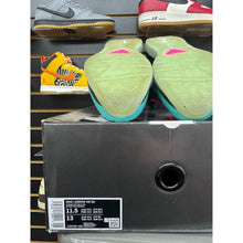 Load image into Gallery viewer, LEBRON 8 SOUTH BEACH SZ 11.5
