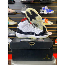 Load image into Gallery viewer, AIR JORDAN 11 GRATITUDE (GS) SZ 5.5Y BRAND NEW (B GRADE)
