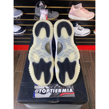 Load image into Gallery viewer, AIR JORDAN 11 GRATITUDE (GS) SZ 5.5Y BRAND NEW (B GRADE)

