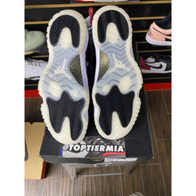 Load image into Gallery viewer, AIR JORDAN 11 GRATITUDE SZ 10 BRAND NEW
