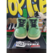 Load image into Gallery viewer, nike sb dunk low taxi series tokyo green 2006 sz 10.5
