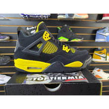 Load image into Gallery viewer, AIR JORDAN 4 THUNDER SZ 6Y
