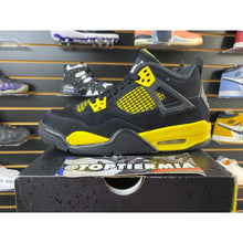 Load image into Gallery viewer, AIR JORDAN 4 THUNDER SZ 6Y

