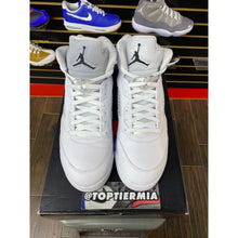 Load image into Gallery viewer, AIR JORDAN 5 WHITE METALLIC SZ 14
