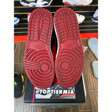 Load image into Gallery viewer, AIR JORDAN 1 HIGH BRED BANNED SZ 8.5
