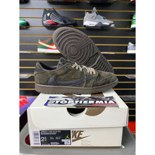 Load image into Gallery viewer, AIR JORDAN 1 LOW TRAVIS SCOTT VELVET BROWL (PS) SZ 2.5y
