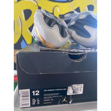 Load image into Gallery viewer, air jordan 11 low closing ceremony 2016 sz 12
