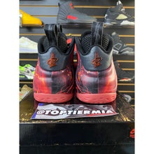 Load image into Gallery viewer, FOAMPOSITE X STRANGER THINGS BLACK BRIGHT CRIMSON SZ 13 BRAND NEW
