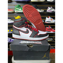 Load image into Gallery viewer, AIR JORDAN 1 HIGH OG BLOODLINE SZ 13
