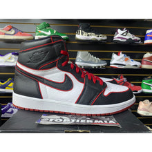 Load image into Gallery viewer, AIR JORDAN 1 HIGH OG BLOODLINE SZ 13
