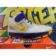 Load image into Gallery viewer, nike kobe 2 lakers 2007 sz 9.5
