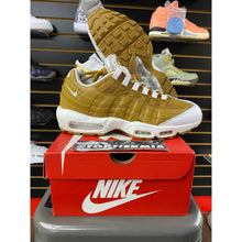 Load image into Gallery viewer, AIR MAX 95 WHEAT SZ 10

