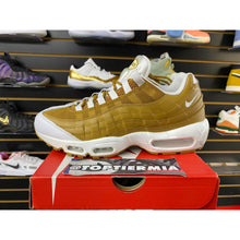 Load image into Gallery viewer, AIR MAX 95 WHEAT SZ 10

