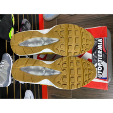 Load image into Gallery viewer, AIR MAX 95 WHEAT SZ 10

