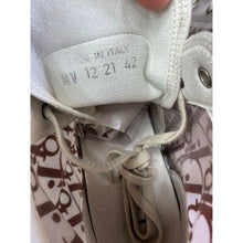 Load image into Gallery viewer, DIOR B23 HIGH COFFEE SZ 42/9
