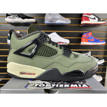 Load image into Gallery viewer, AIR JORDAN 4 X UNDEFEATED SZ 9
