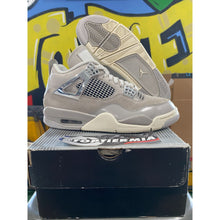 Load image into Gallery viewer, air jordan 4 wmns frozen moments 2023 sz 9w/7.5m

