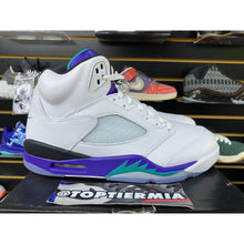Load image into Gallery viewer, AIR JORDAN 5 GRAPE 2025 SZ 10.5 BRAND NEW
